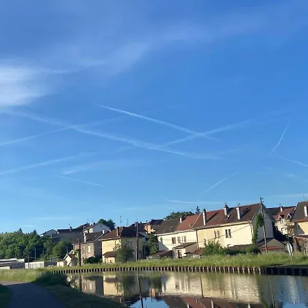 Sublime En Face De La Moselle Chavelot